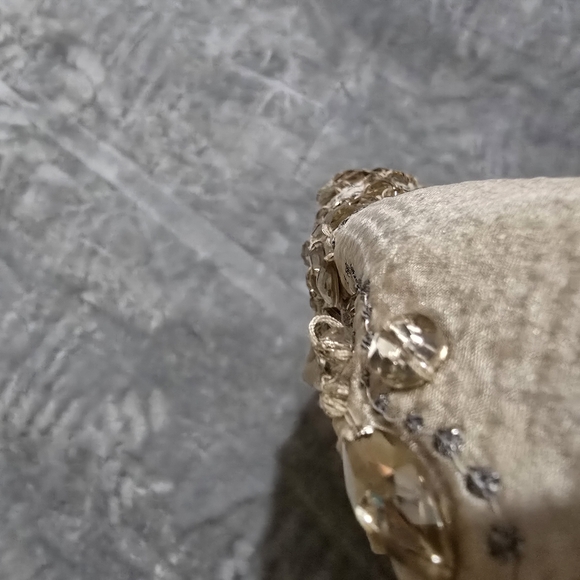 Antonio Melani Cream Color Sleeveless Size XS Silk Dress Blouse With Jewels - Picture 14 of 15